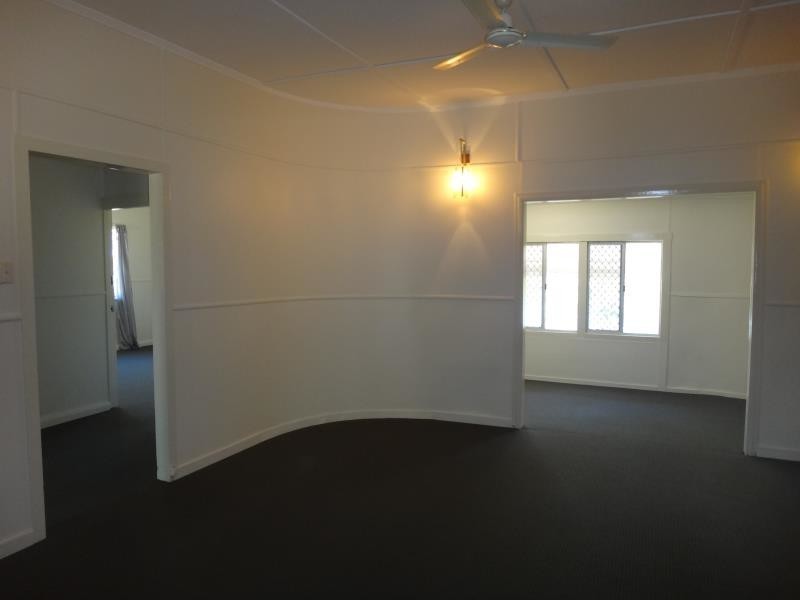 14 Birch Street, Park Avenue QLD 4701